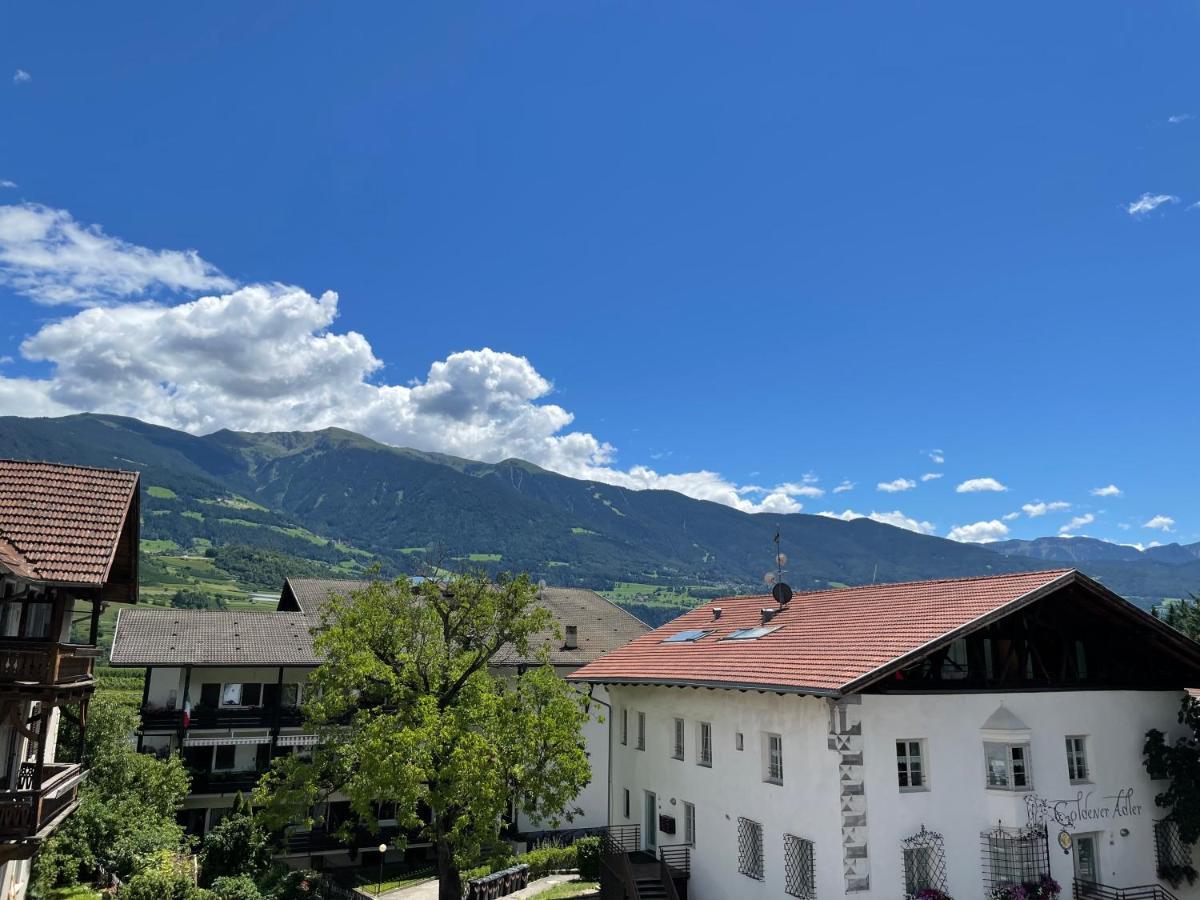 Hotel Gasthof Goldenes Lamm Vahrn Exterior foto