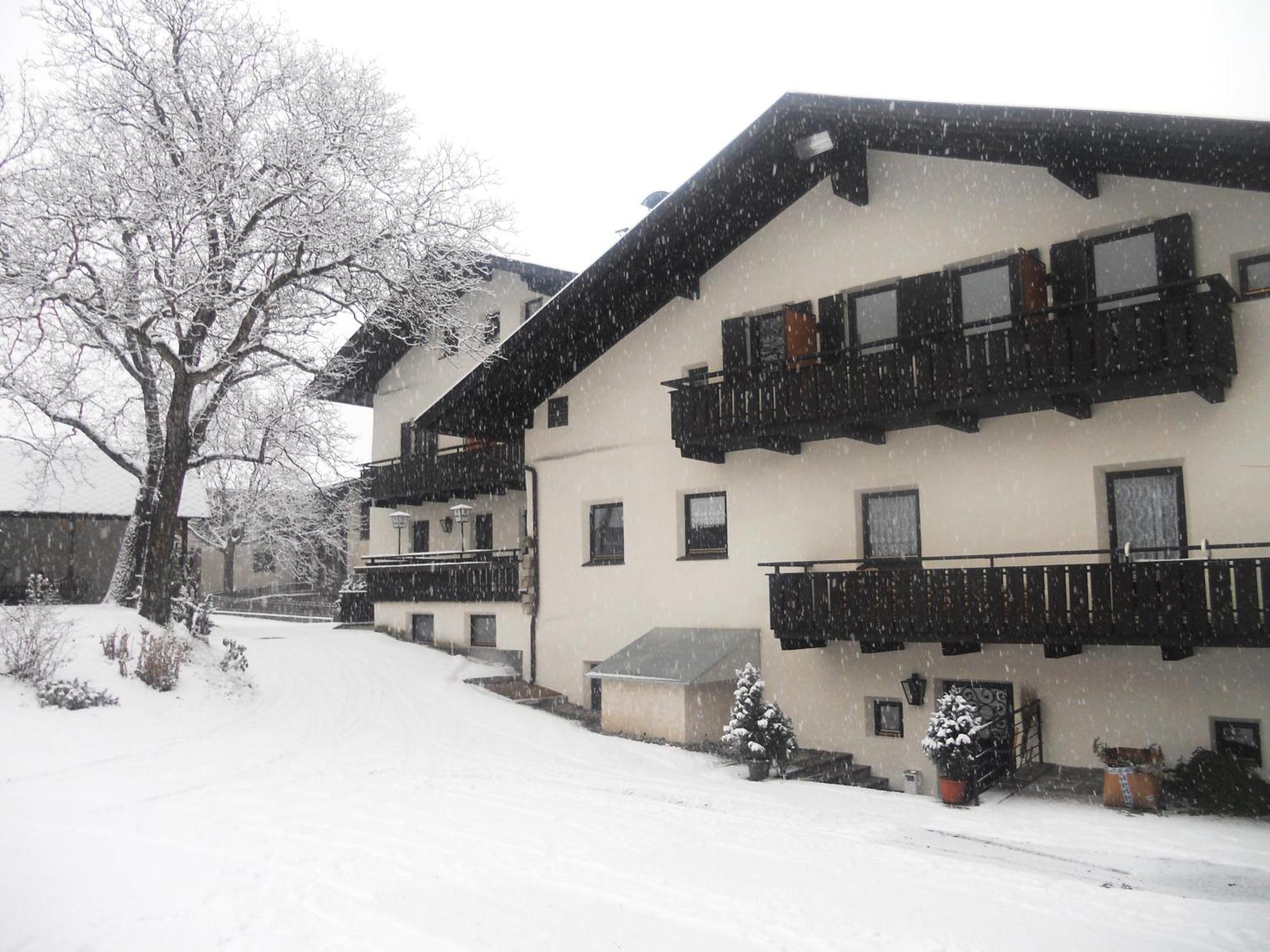 Hotel Gasthof Goldenes Lamm Vahrn Exterior foto