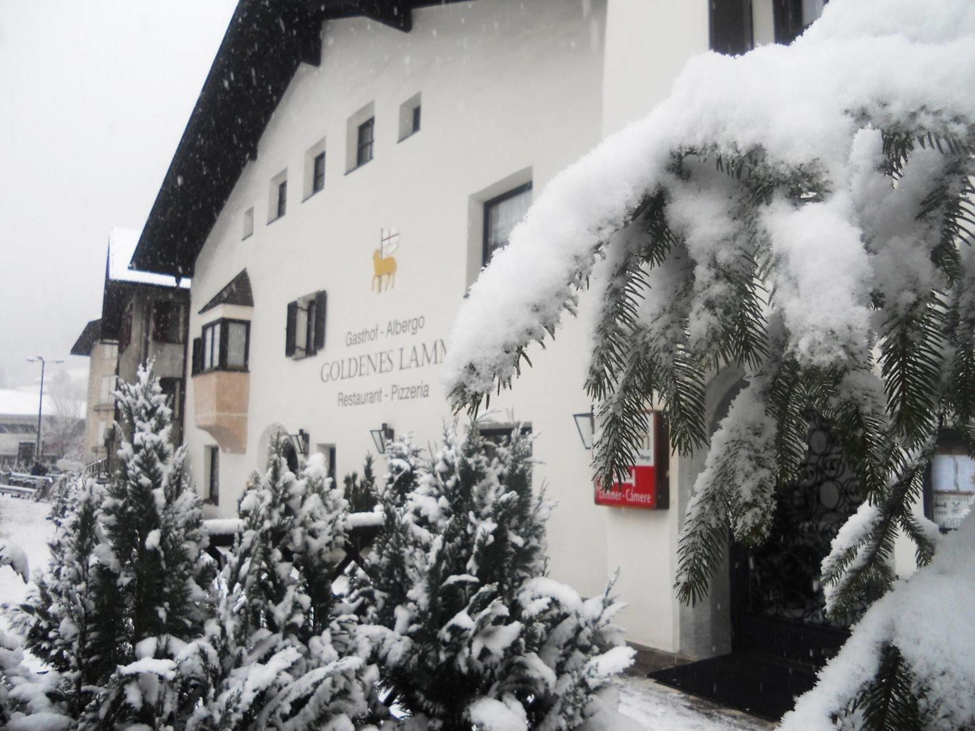 Hotel Gasthof Goldenes Lamm Vahrn Exterior foto