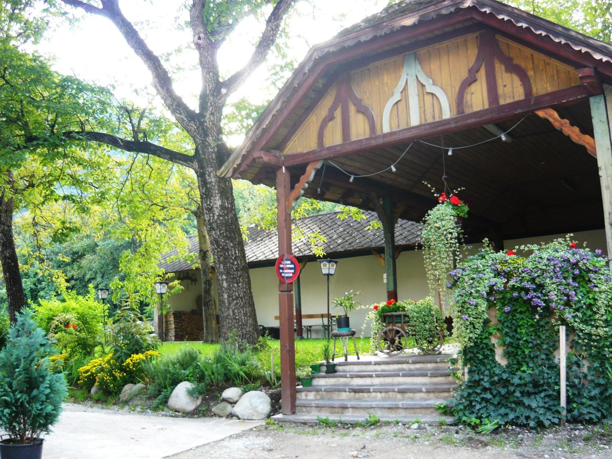 Hotel Gasthof Goldenes Lamm Vahrn Exterior foto